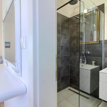 Mit Privatpool Fuer 6 Personen Ca 100 Qm In Medulin, Istrien Suedkueste Von Istrien