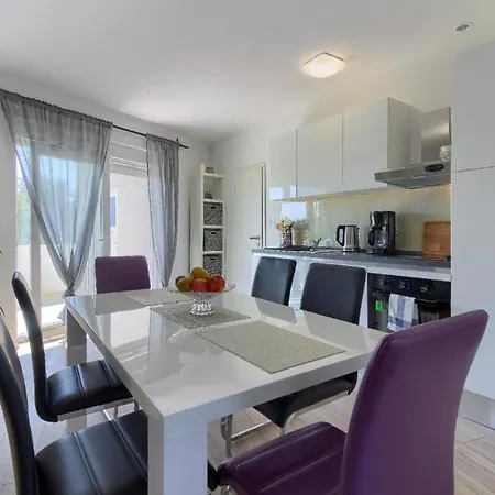 Mit Privatpool Fuer 6 Personen Ca 100 Qm In Medulin, Istrien Suedkueste Von Istrien Holiday home *