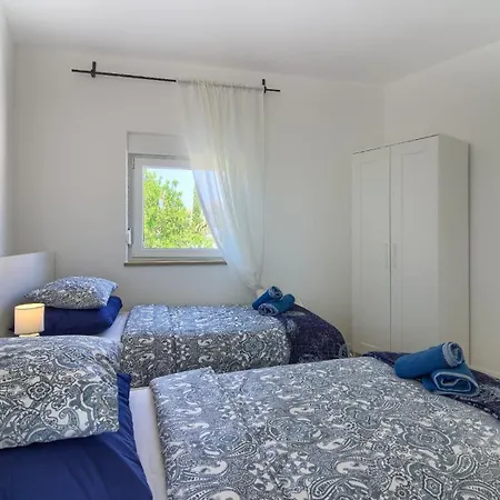 Mit Privatpool Fuer 6 Personen Ca 100 Qm In Medulin, Istrien Suedkueste Von Istrien Holiday home